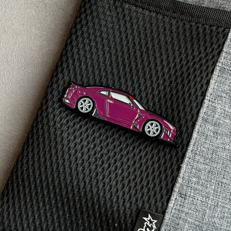 Значок CIAY GTR 35 violet